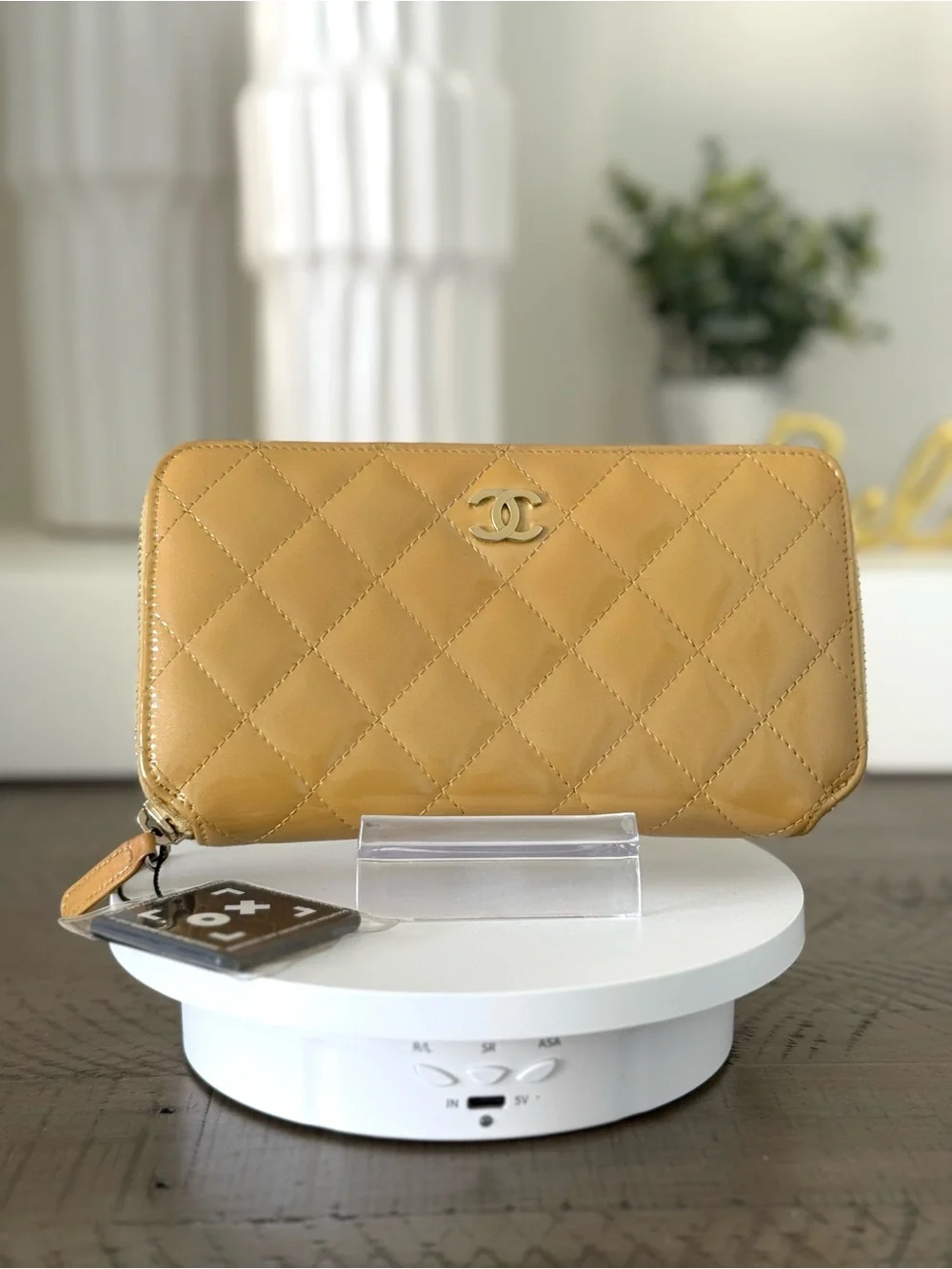✨ Chanel Patent Leather Zip Around Wallet – Quilted CC